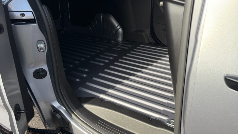 Vauxhall Combo Cargo Combo Xl Diesel 1.5 Turbo D 100ps Pro H1 Van